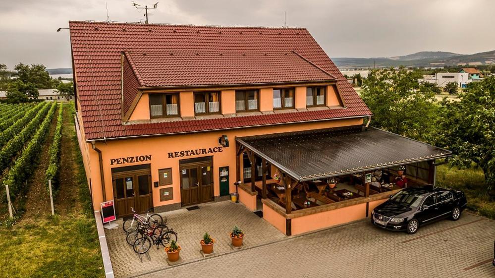 Penzion S Restauraci Na Furhaple Sakvice Exterior photo