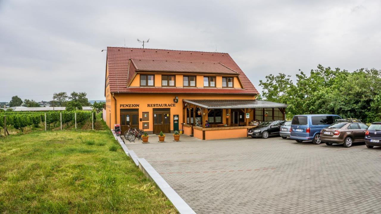 Penzion S Restauraci Na Furhaple Sakvice Exterior photo
