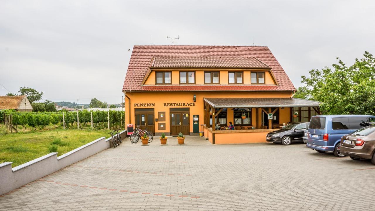 Penzion S Restauraci Na Furhaple Sakvice Exterior photo